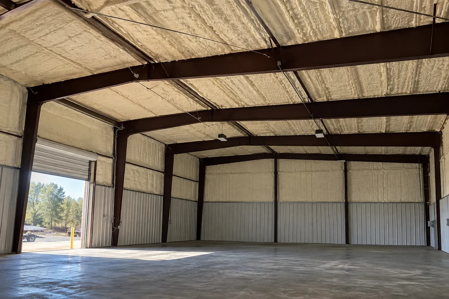 Illustration of selected insulated upper walls and roof areas in a steel commercial building